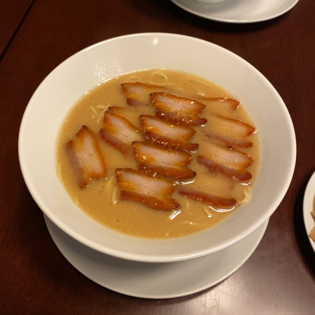 叉焼豚骨醤油麺